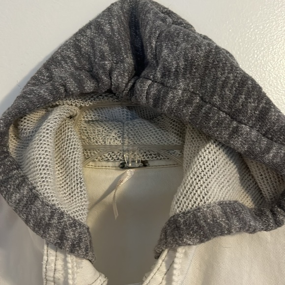 Free People White Denim Hoodie Jacket w/Gray Sleeves size S - Picture 7 of 16